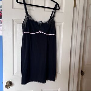 Thalia Sodi NWT Women’s XL Black Chemise with Pink Bow Accent